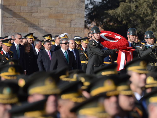 Cumhurbaşkanı Gül, 29 Ekim Cumhuriyet Bayramı Dolayısıyla Anıtkabir’de Düzenlenen Törene Katıldı